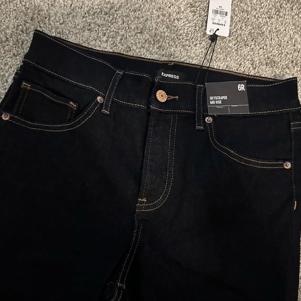 Express skyscraper mid rise stretch size 6R NWT